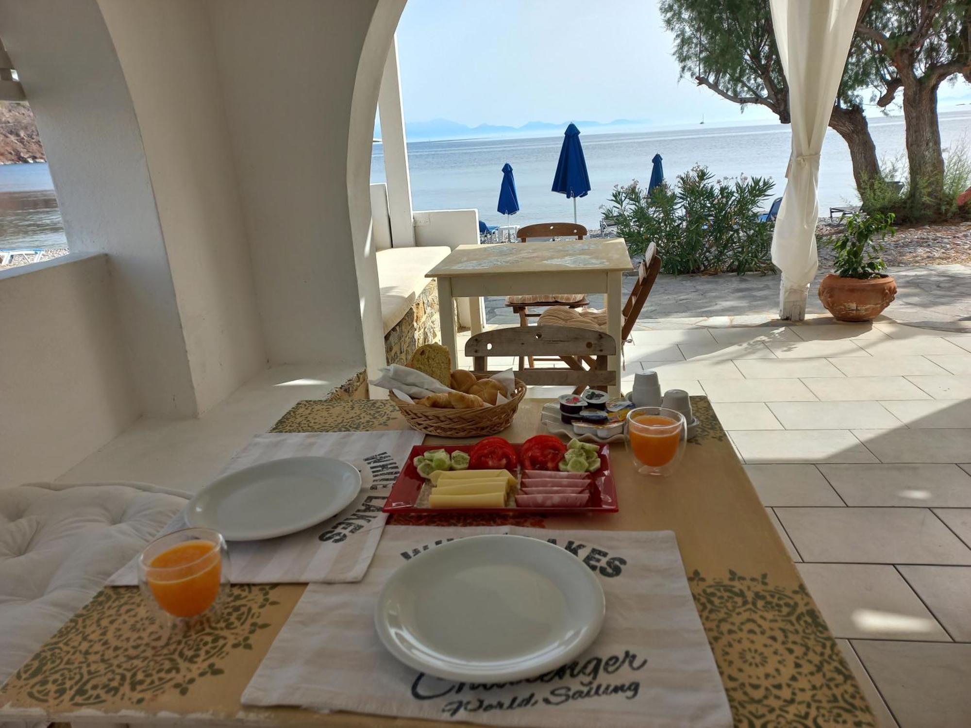 Pavlos Rooms Livadia  Ngoại thất bức ảnh