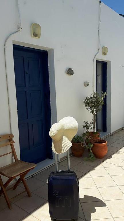 Pavlos Rooms Livadia  Ngoại thất bức ảnh