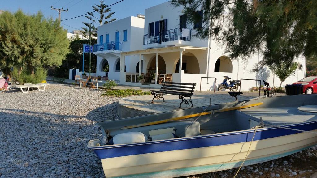 Pavlos Rooms Livadia  Ngoại thất bức ảnh