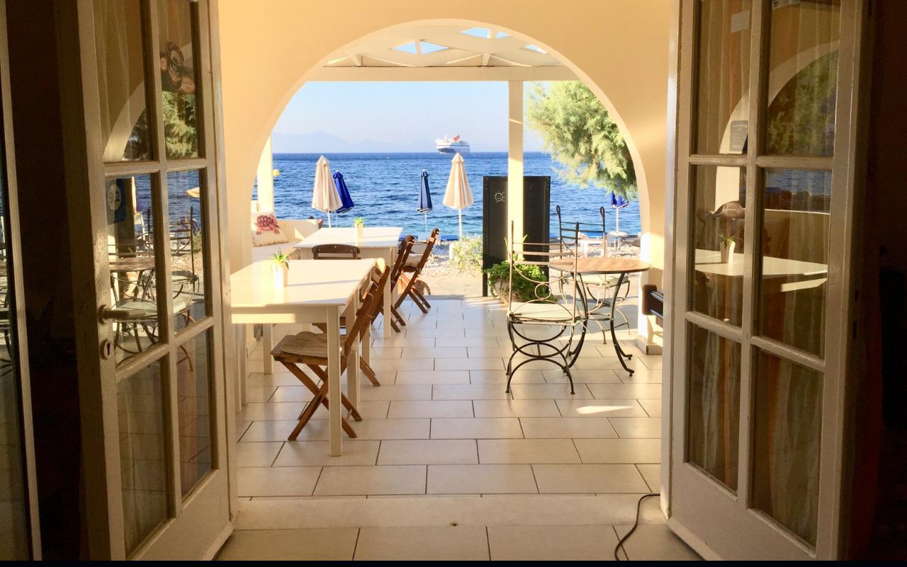 Pavlos Rooms Livadia  Ngoại thất bức ảnh